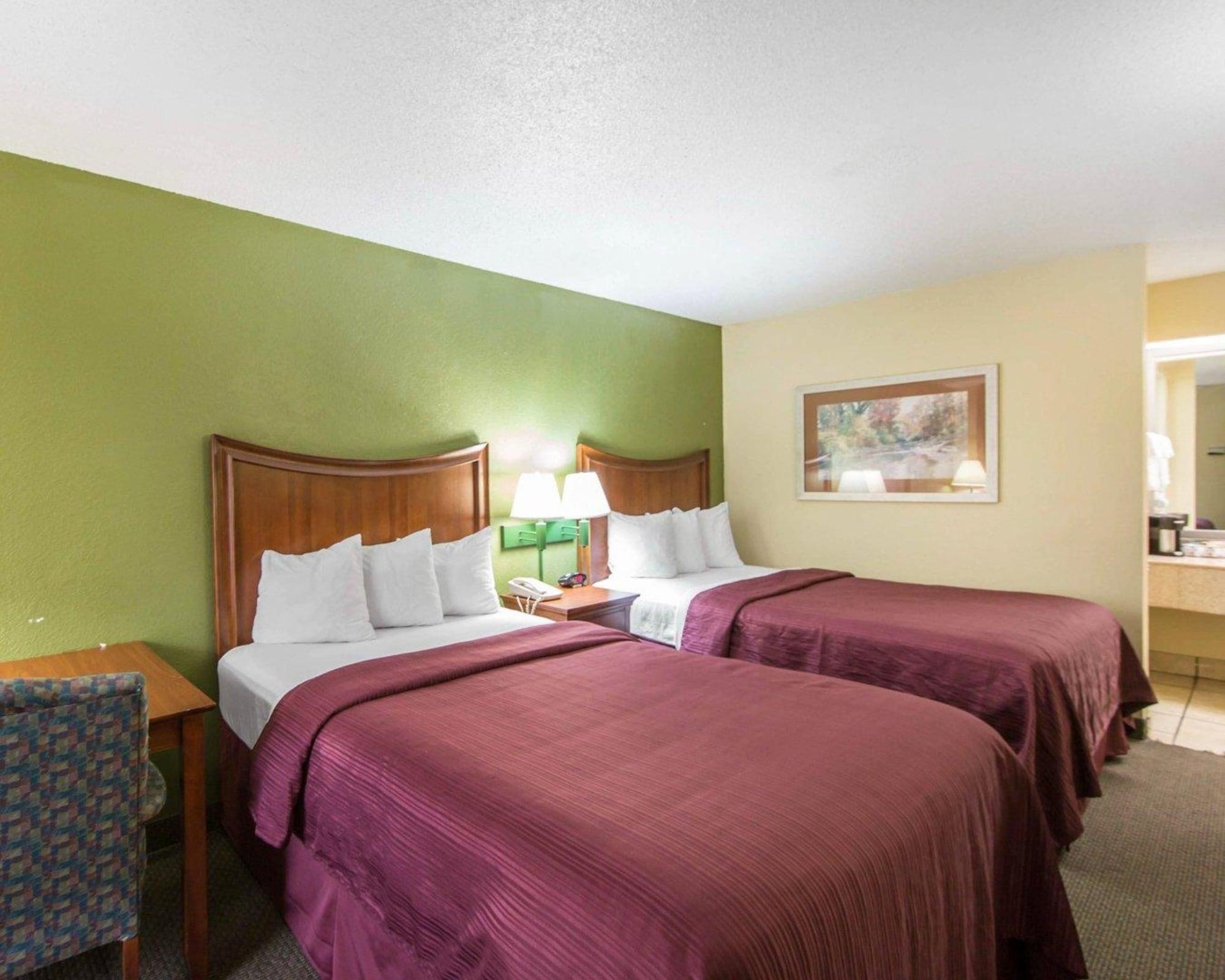 Quality Merchants Drive Inn 2*