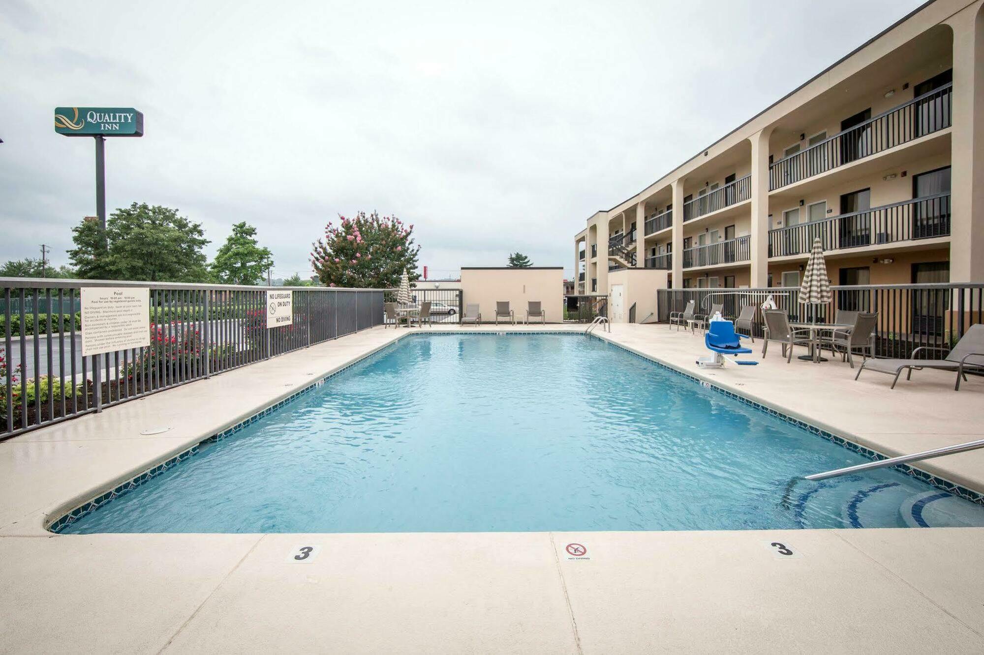 Quality Merchants Drive 2* Knoxville